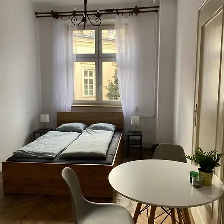Lovely Rooms In Old Town-3